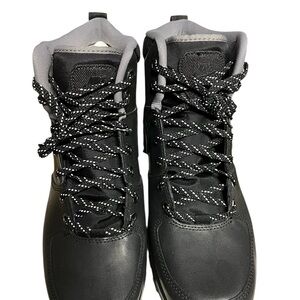 NiKE MANOA LEATHER SE , FOR MEN SIZE 9.5 ,NEW